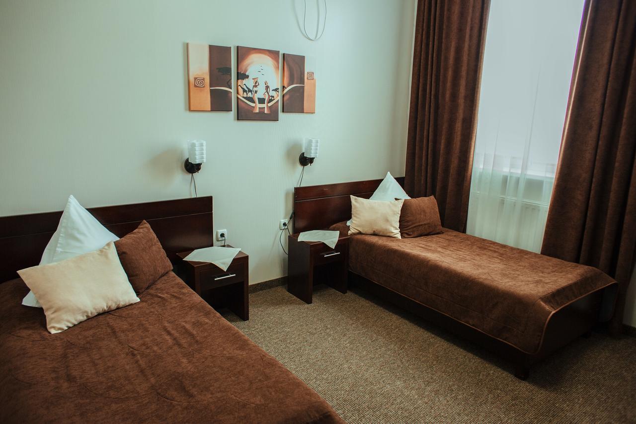 Jj Hotel Vynohradiv Exteriör bild